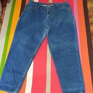 Levis VGC Classic Blue Women's Jeans Size 18M Relaxed, Tapered.
